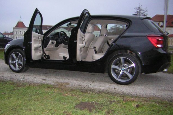    BMW 118i 1.6 AT 2012