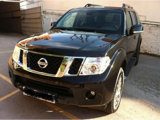    Nissan Pathfinder 2,5 5. LE 2011
