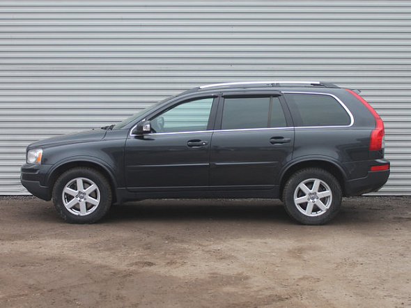   XC90 2010  975000 .