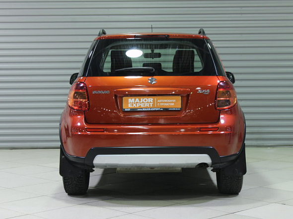   SX4 2014  700000 .